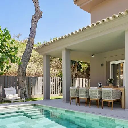 Villa Vivi Homes - Sandline - Private Pool - Garden