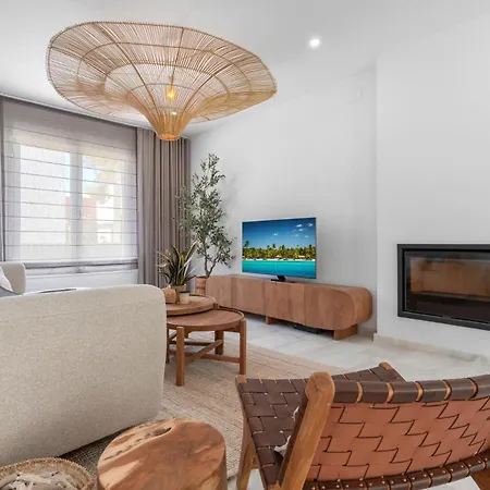 Vivi Homes - Sandline - Private Pool - Garden Villa Marbellac