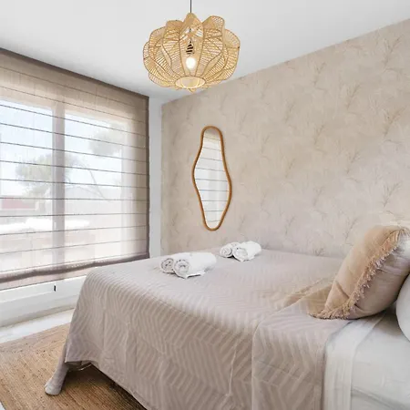 Vivi Homes - Sandline - Private Pool - Garden