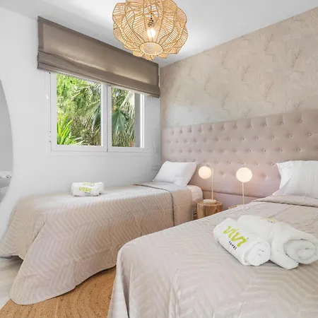 Vivi Homes - Sandline - Private Pool - Garden Villa *
