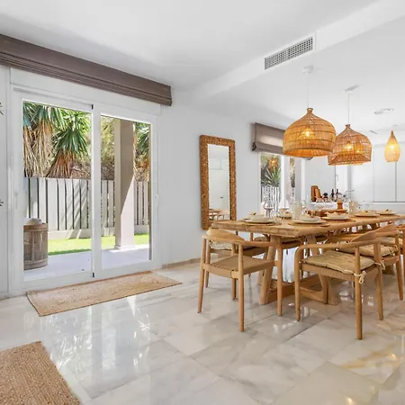 Vivi Homes - Sandline - Private Pool - Garden Villa