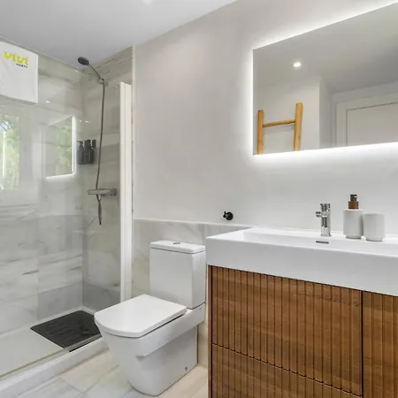 Villa Vivi Homes - Sandline - Private Pool - Garden